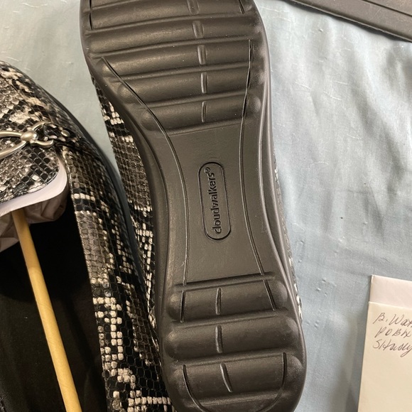 CLOUD WALKERS shoes - Picture 2 of 4